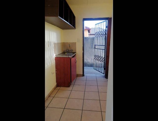 2 BEDROOM PROPERTY TO RENT IN RIVERLEA